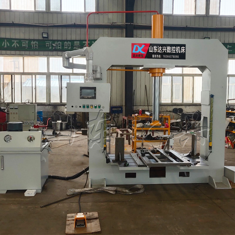 200噸-315噸-500噸-1000噸可移動(dòng)工作臺(tái)龍門液壓機(jī)